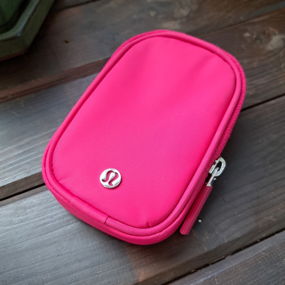 Lululemon Clippable Nano Pouch